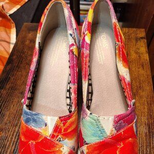 Floral TOMS wedge sandals